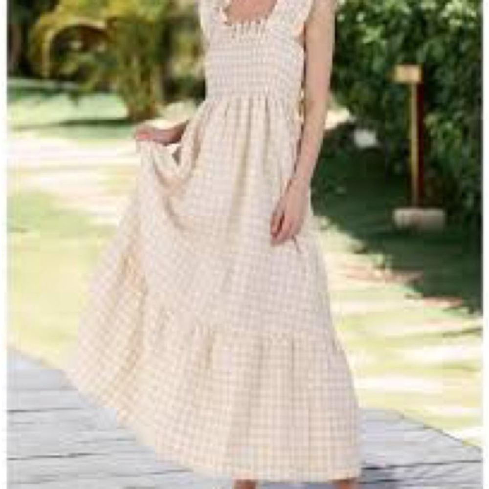 Elegant Cream Checkered Maxi Dress